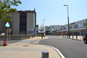 名鉄知多半田駅前